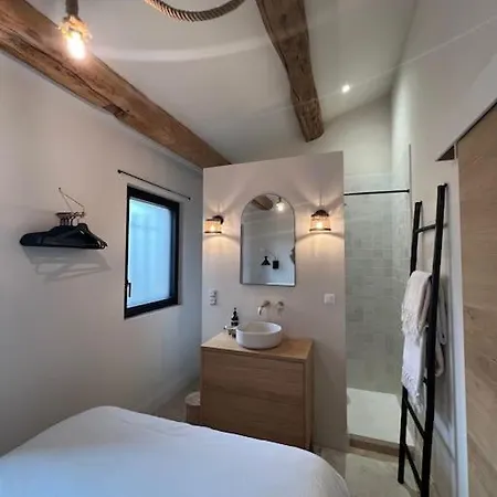 Apartment De Charme Avec Piscine Grimaud
